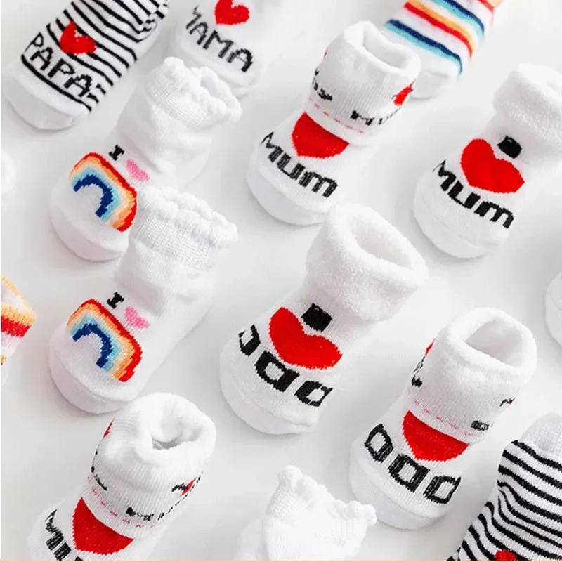 Baby Clothing Gender Neutral - 春夏ベビーガールズボーイズ綿ソフト暖かい靴下新生児幼児レタープリント幼児服アクセサリー