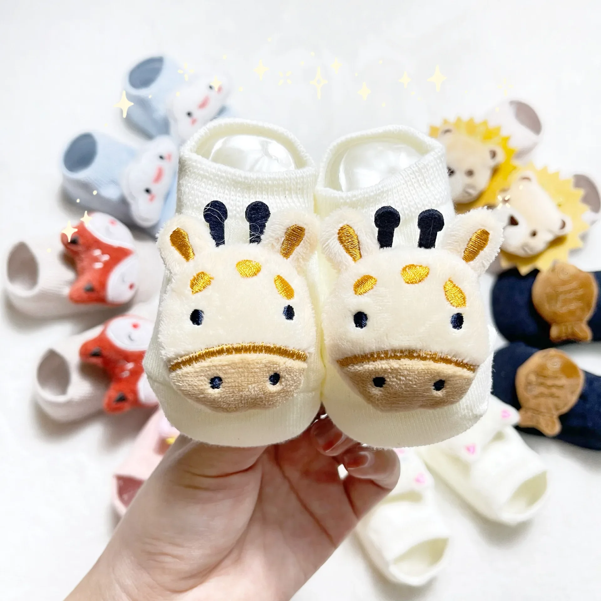 Baby Clothing Outlet - かわいい綿幼児幼児赤ちゃん男の子女の子ステッチ服韓国かわいい漫画 3D 人形新生児ゴム滑り止め床靴下