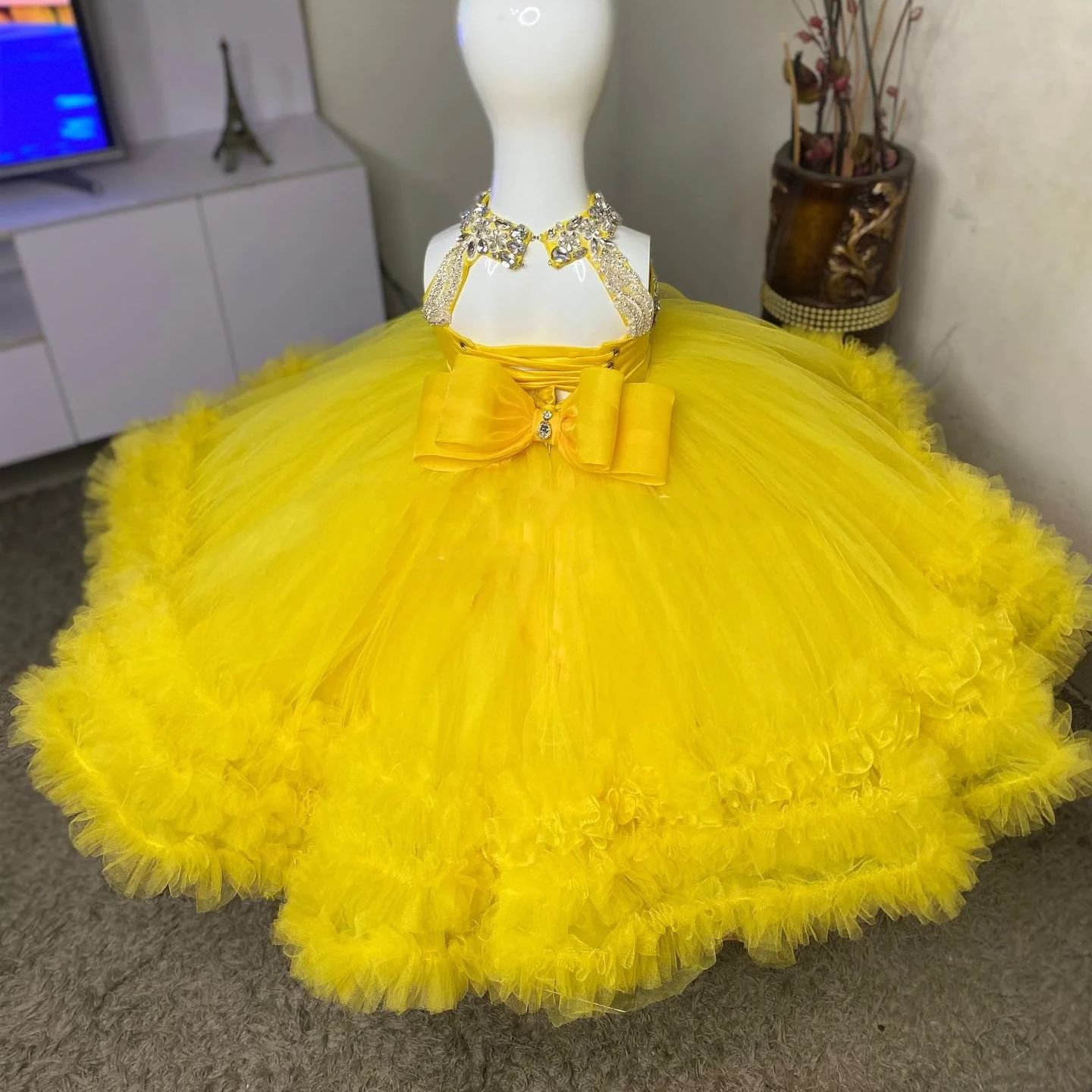 ゴージャスなイエローのフラワーガールドレス ノースリーブ チ - Baby Clothing Yellow のレビューと価格