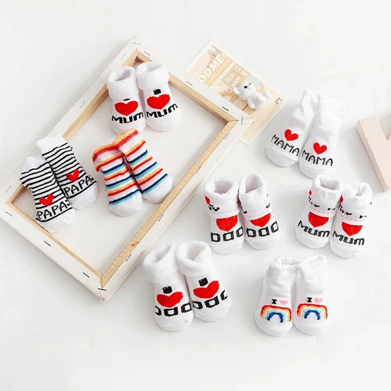 春夏ベビーガールズボーイズ綿ソフト暖かい靴下新生児幼児レター - Baby Clothing Gender Neutral のレビューと価格