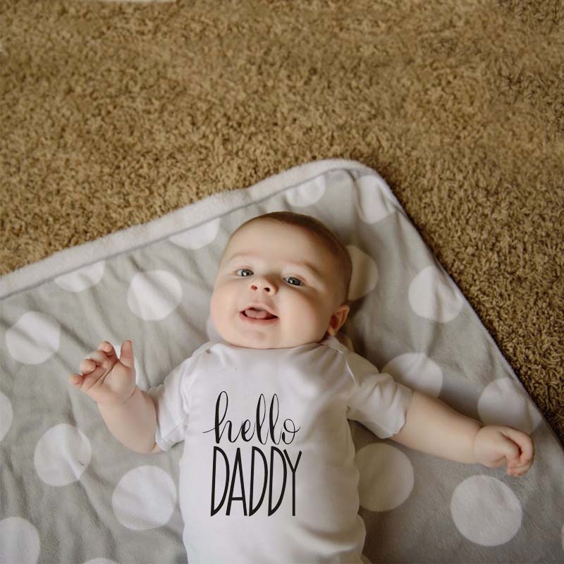 夏の新生児幼児の少年少女のボディスーツ半袖ハローパパプリント - Baby Clothing Gender Neutral のレビューと価格